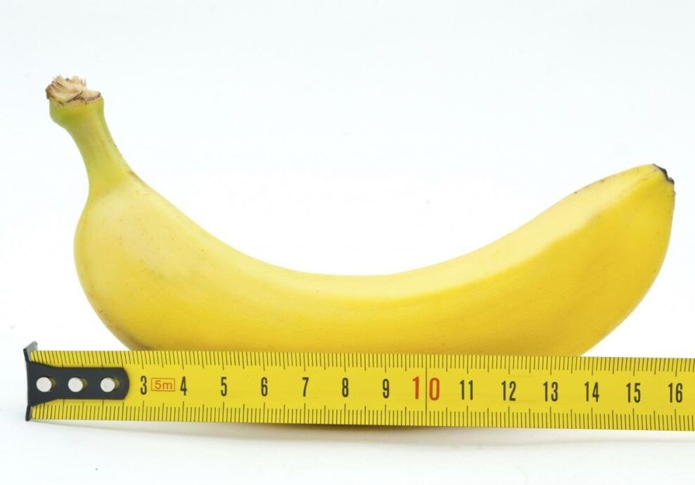 pagsukat ng laki ng ari gamit ang isang saging bilang isang halimbawa